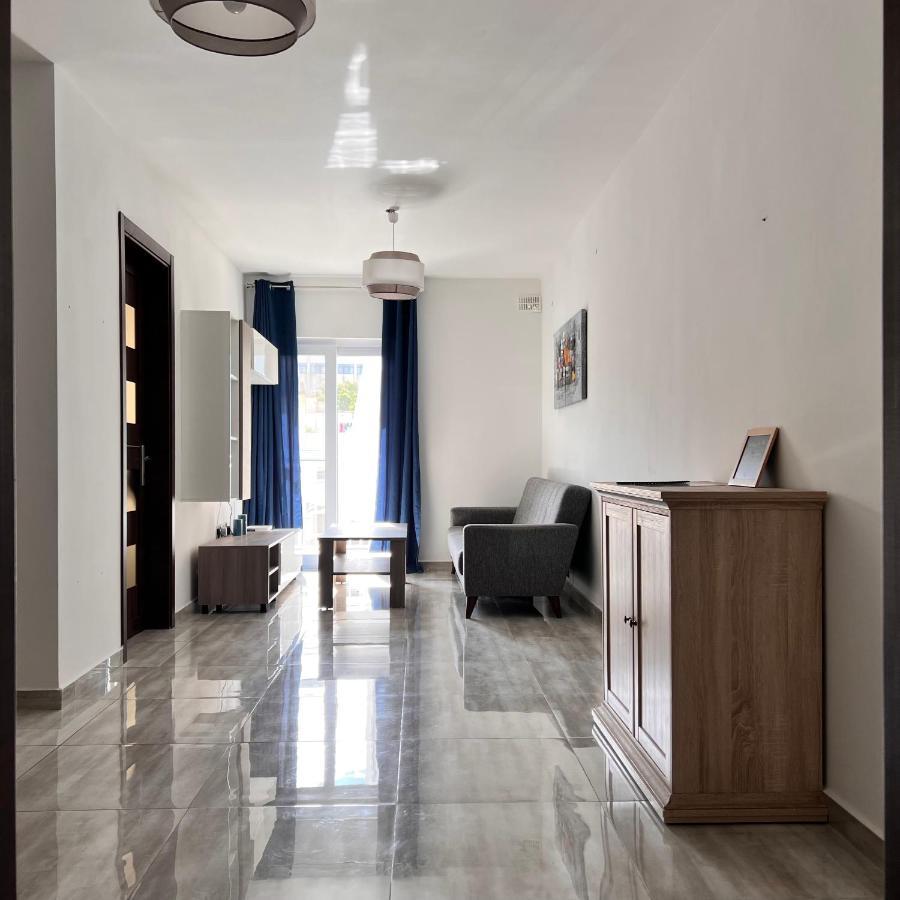 F3 Room 2, Private Room Two Single Beds Shared Bathroom Мсида Екстериор снимка